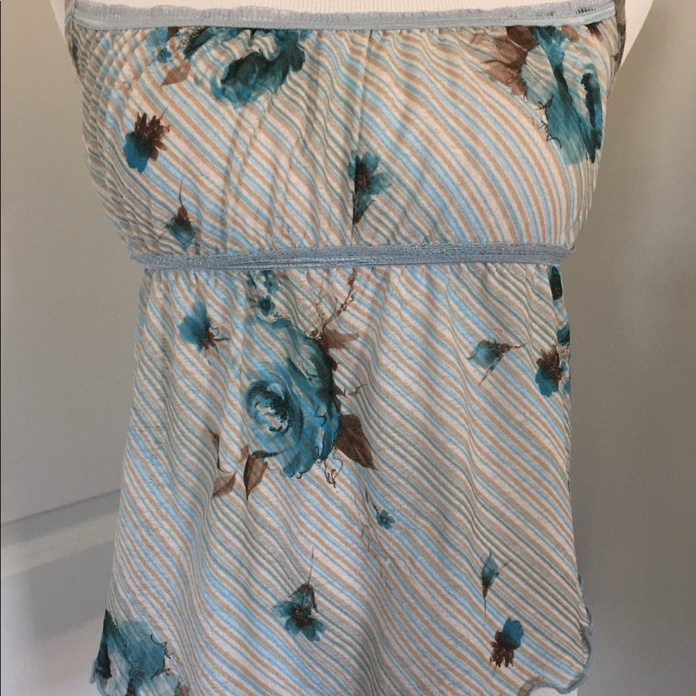 ❌SOLD❌Floral top - Picture 6 of 6